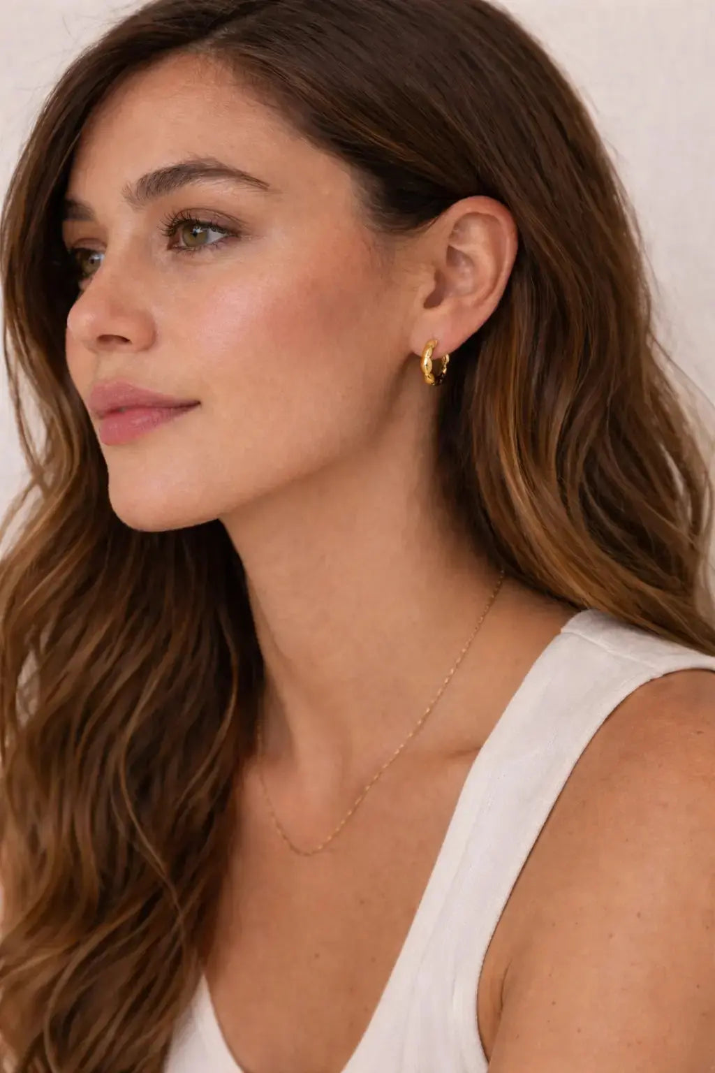 Gold Huggie Hoop Earrings 18K Gold Plated – Minimalist Jewelry Valeria Gioielli